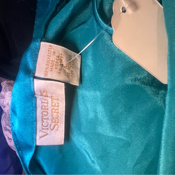 90s Victoria’s Secret silk turquoise cami - Picture 2 of 2